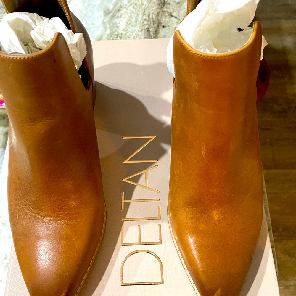 Bootie - Deltan Piper ( Luggage color)